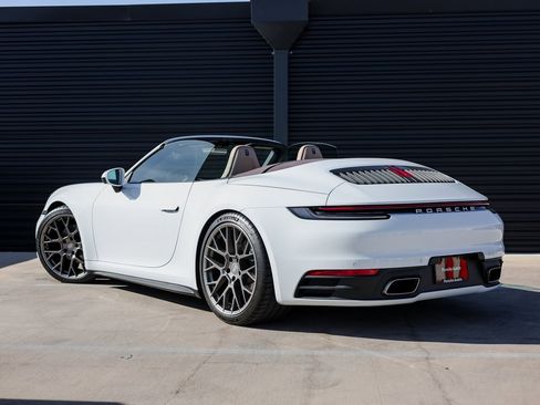 Certified 2022 Porsche 911 Carrera image 3