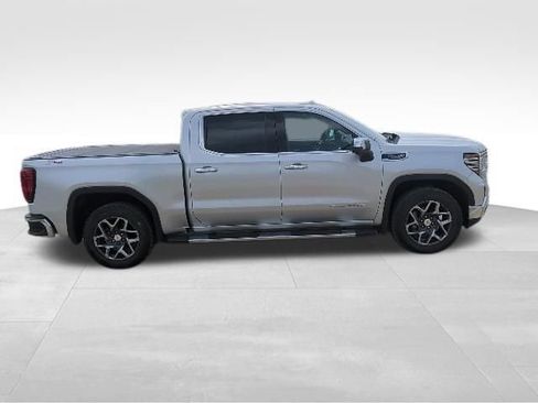 Used 2022 GMC Sierra 1500 SLT AWD/4WD image 2