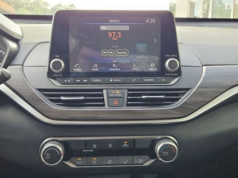 Used 2024 Nissan Altima 2.5 SV FWD image 20
