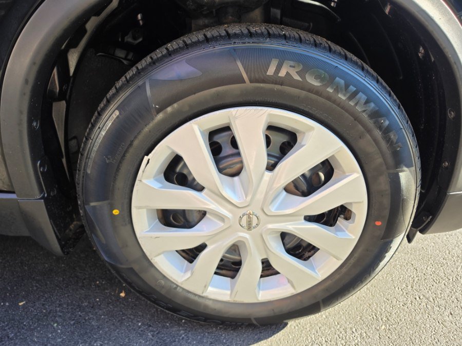 Used 2019 Nissan Rogue S AWD/4WD image 13