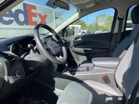 Used 2017 Ford Escape SE w/ Equipment Group 201A AWD/4WD image 10