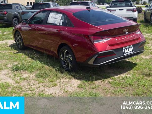 Certified 2025 Hyundai Elantra Sport FWD image 8