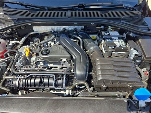 Used 2025 Volkswagen Jetta SE FWD image 34