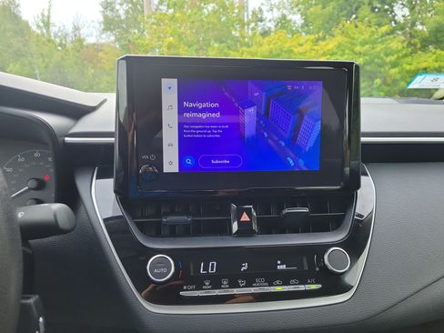 Used 2023 Toyota Corolla LE FWD image 27
