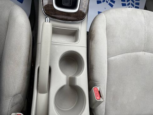 Used 2013 Nissan Sentra SL w/ Premium Pkg FWD image 29