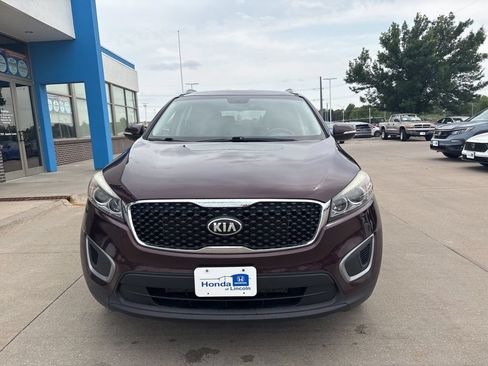 Used 2016 Kia Sorento LX w/ LX Convenience Package FWD image 2