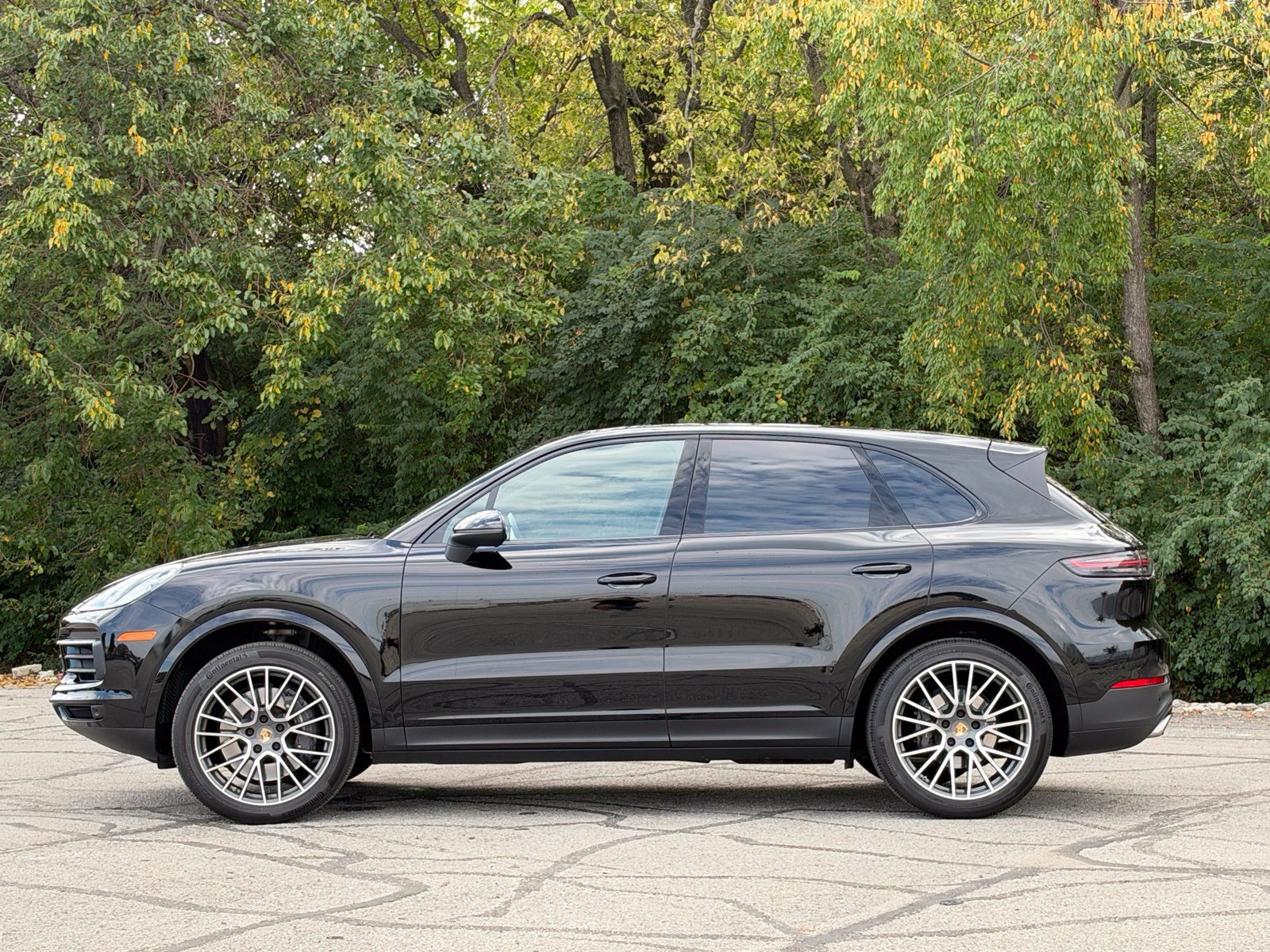 Certified 2023 Porsche Cayenne AWD/4WD image 2
