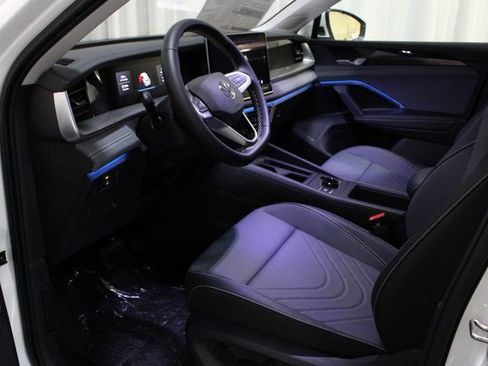 New 2026 Volkswagen Tiguan SE image 13