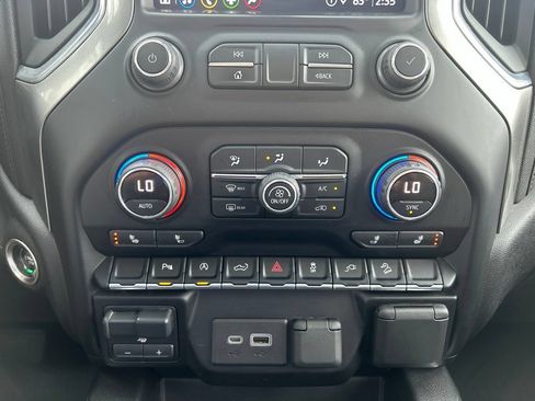 Used 2021 Chevrolet Silverado 1500 LT Trail Boss w/ Convenience Package II AWD/4WD image 34