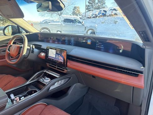 Certified 2024 Lincoln Nautilus Black Label image 28