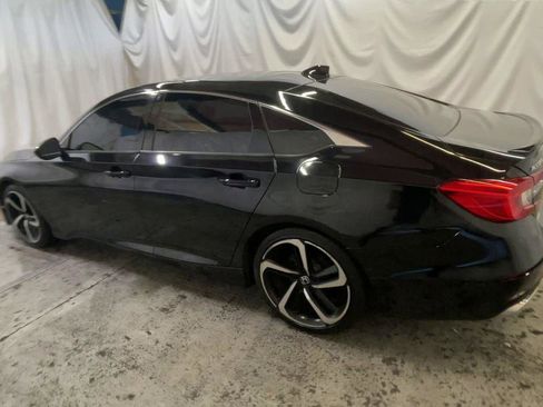 Used 2019 Honda Accord Sport image 6