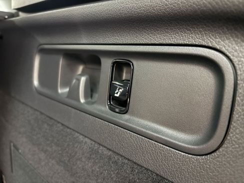 Used 2025 Mercedes-Benz GLC 350e 4MATIC w/ Driver Assistance Package image 32