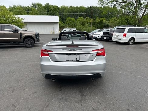 Used 2011 Chrysler 200 Limited FWD image 5