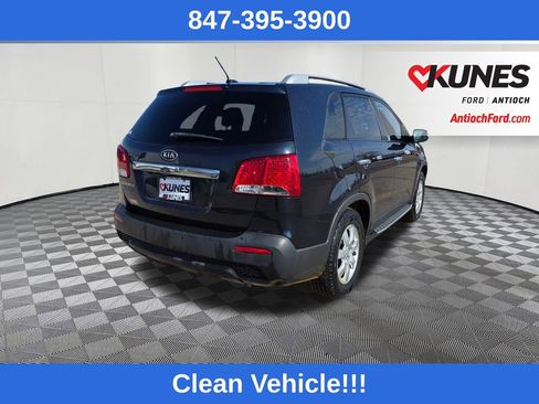 Used 2013 Kia Sorento LX w/ Convenience Pkg image 7