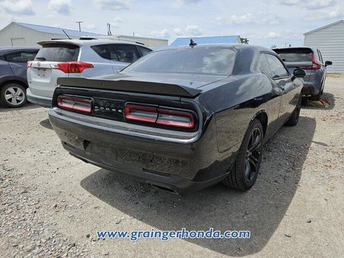 Used 2018 Dodge Challenger R/T Plus image 7