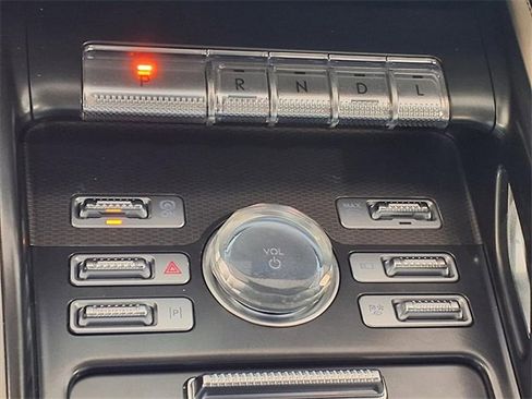 Certified 2025 Lincoln Nautilus Premier image 20