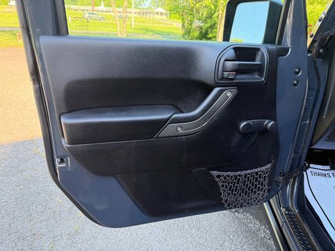 Used 2016 Jeep Wrangler Sport AWD/4WD image 16