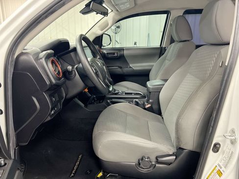 Used 2022 Toyota Tacoma SR AWD/4WD image 19