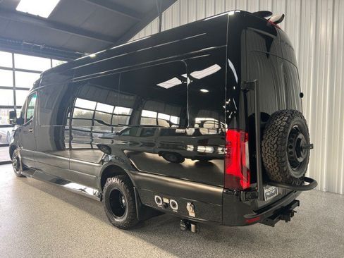 Used 2023 Mercedes-Benz Sprinter 3500 image 2