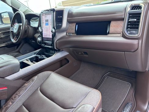 Used 2025 RAM 1500 Limited AWD/4WD image 9
