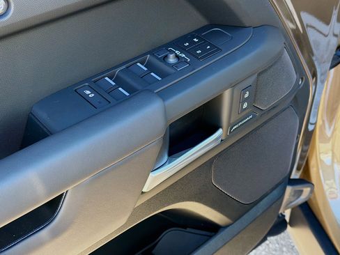 New 2026 Land Rover Defender 110 S image 20