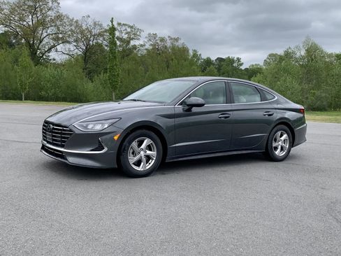 Used 2023 Hyundai Sonata SE w/ Cargo Package FWD image 3