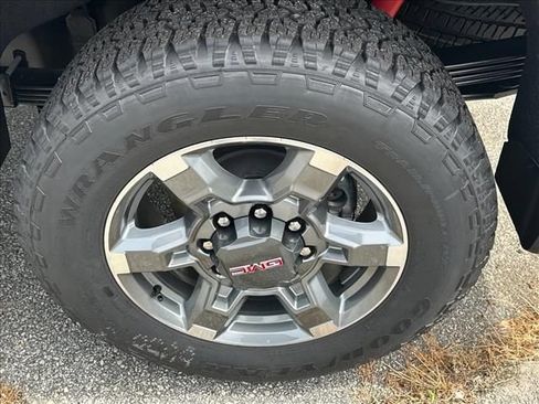 New 2026 GMC Sierra 2500 SLT w/ SLT Premium Package AWD/4WD image 16