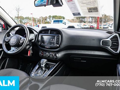 Used 2025 Kia Soul LX w/ LX Technology Package FWD image 31