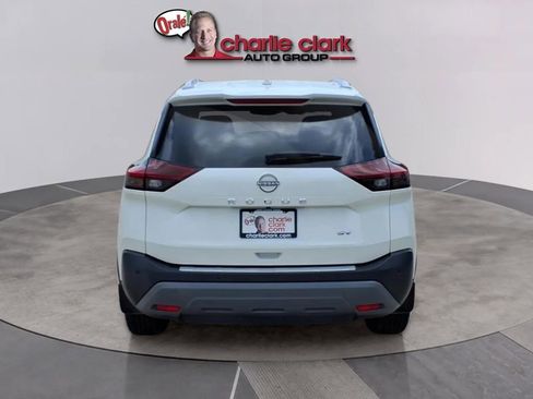 Used 2022 Nissan Rogue SV w/ SV Premium Package FWD image 4