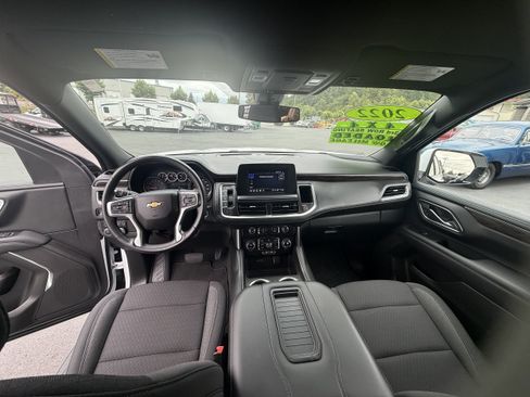 Used 2022 Chevrolet Suburban LS AWD/4WD image 18