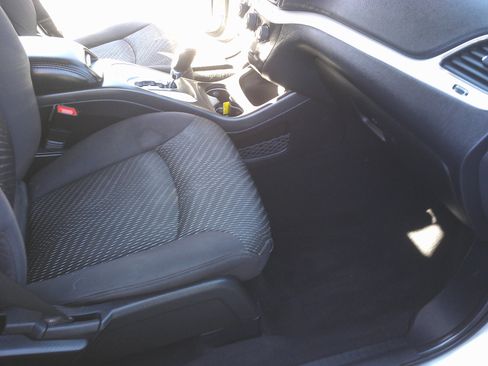 Used 2013 Dodge Journey SXT w/ Flexible Seating Group image 13