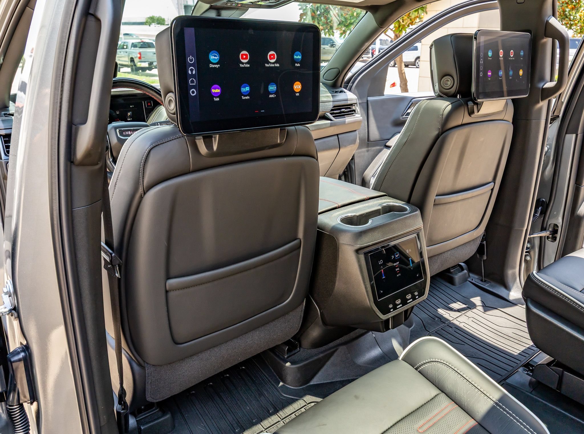 Used 2026 GMC Yukon AT4 Ultimate w/ LPO, Floor Liner Package AWD/4WD image 36