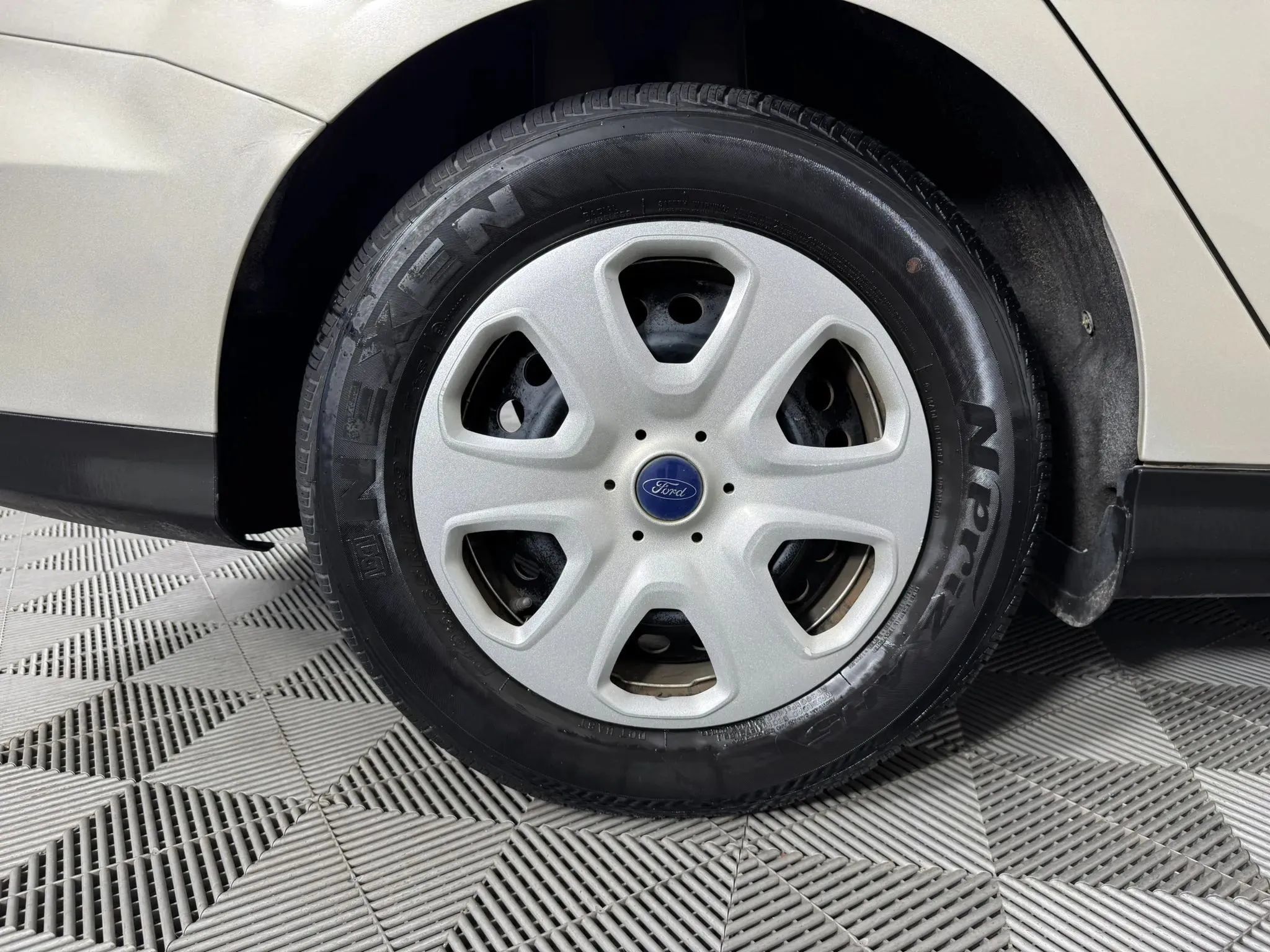 Used 2017 Ford Focus SE FWD image 40