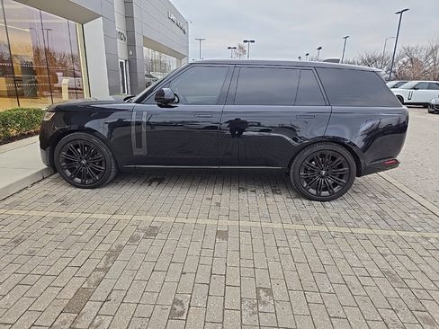 Used 2024 Land Rover Range Rover Long Wheelbase Autobiography image 8