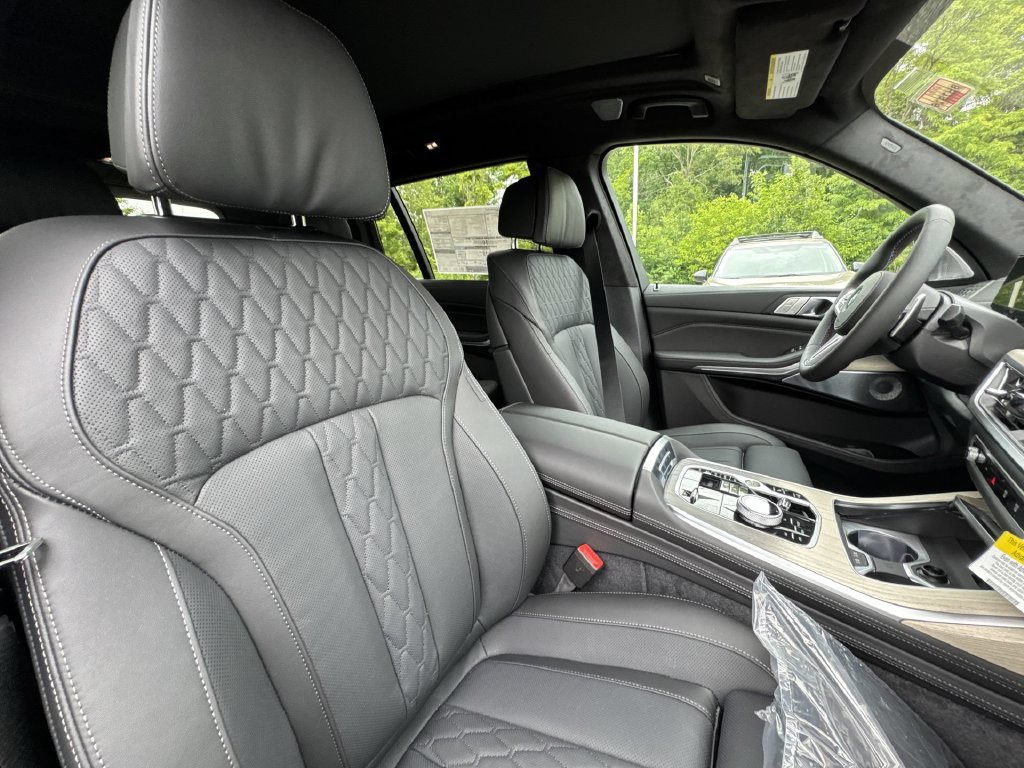 Used 2027 BMW X7 M60i AWD/4WD image 27
