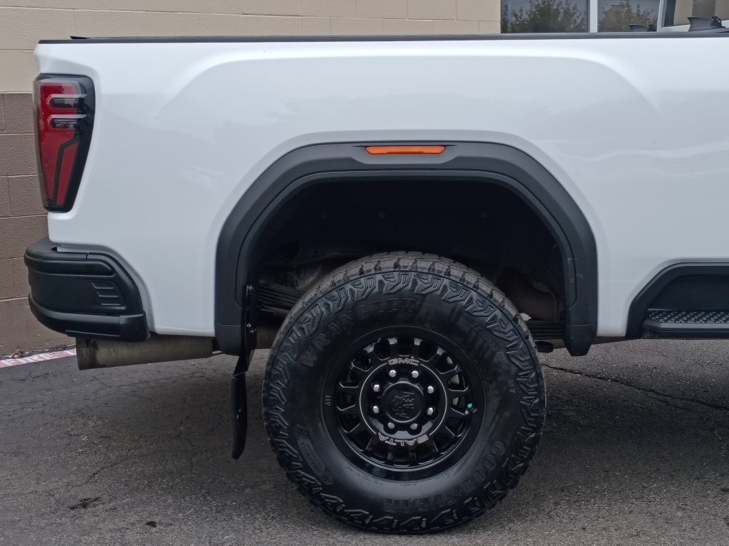 Used 2025 GMC Sierra 2500 AT4X w/ AT4X AEV Edition AWD/4WD image 4