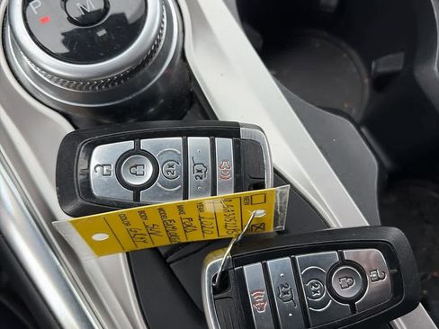 Used 2020 Ford Explorer XLT w/ Equipment Group 202A image 19