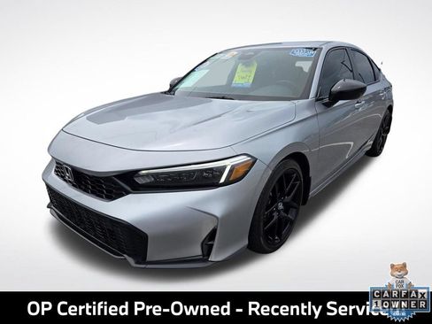 Used 2025 Honda Civic Sport image 3