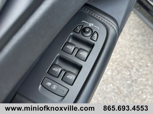 Used 2023 Volvo XC60 B5 Plus AWD/4WD image 15