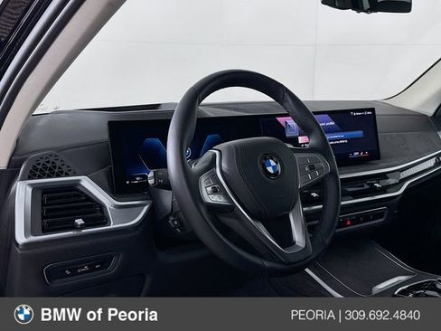 Used 2024 BMW X7 xDrive40i w/ Premium Package image 9