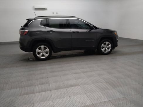 Used 2018 Jeep Compass Latitude w/ Popular Equipment Group FWD image 10