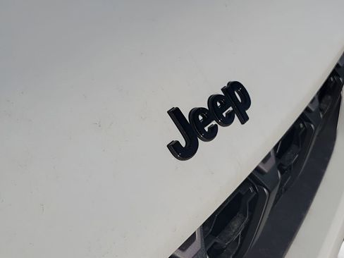 New 2026 Jeep Grand Cherokee Altitude image 41