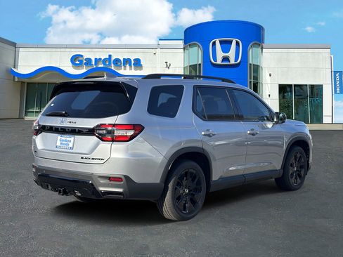 New 2026 Honda Pilot Black Edition image 5