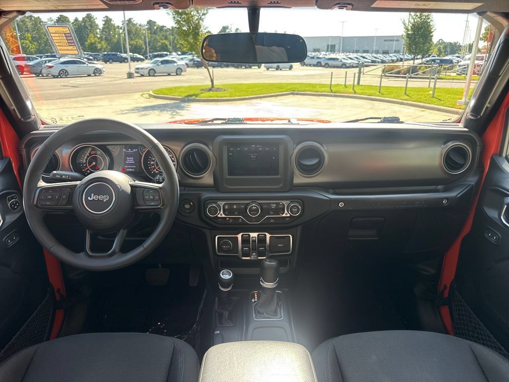 Used 2023 Jeep Wrangler Unlimited Sport AWD/4WD image 16