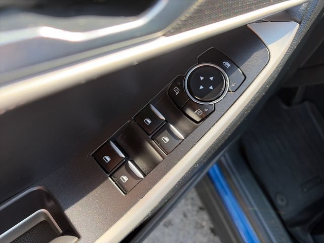 Used 2022 Ford Explorer XLT w/ Equipment Group 202A AWD/4WD image 27