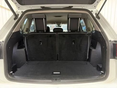 Used 2024 Volkswagen Atlas SE AWD/4WD image 17