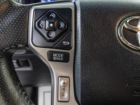 Used 2016 Toyota 4Runner SR5 AWD/4WD image 31