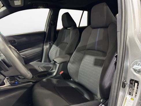 Used 2024 Toyota Corolla Cross AWD Hybrid image 9