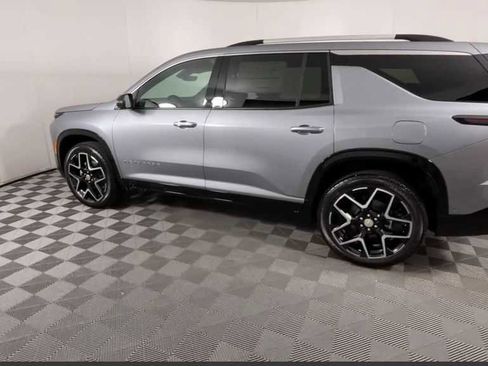 New 2026 Chevrolet Traverse High Country w/ LPO, Floor Liner Package AWD/4WD image 13