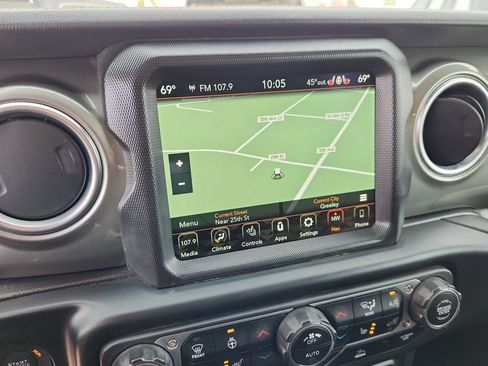 Used 2022 Jeep Wrangler Unlimited Sahara w/ Cold Weather Group image 23